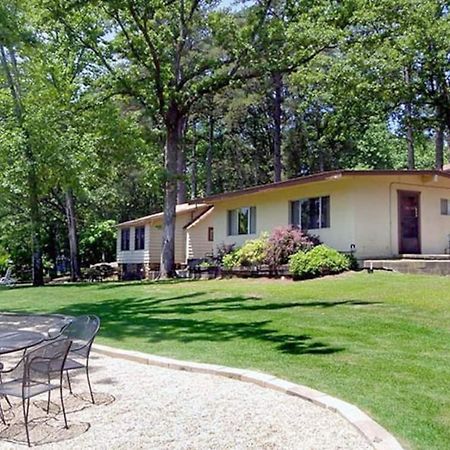 #02 - Unique Lakeside Studio Cottage- Pet Friendly Hot Springs Exterior photo
